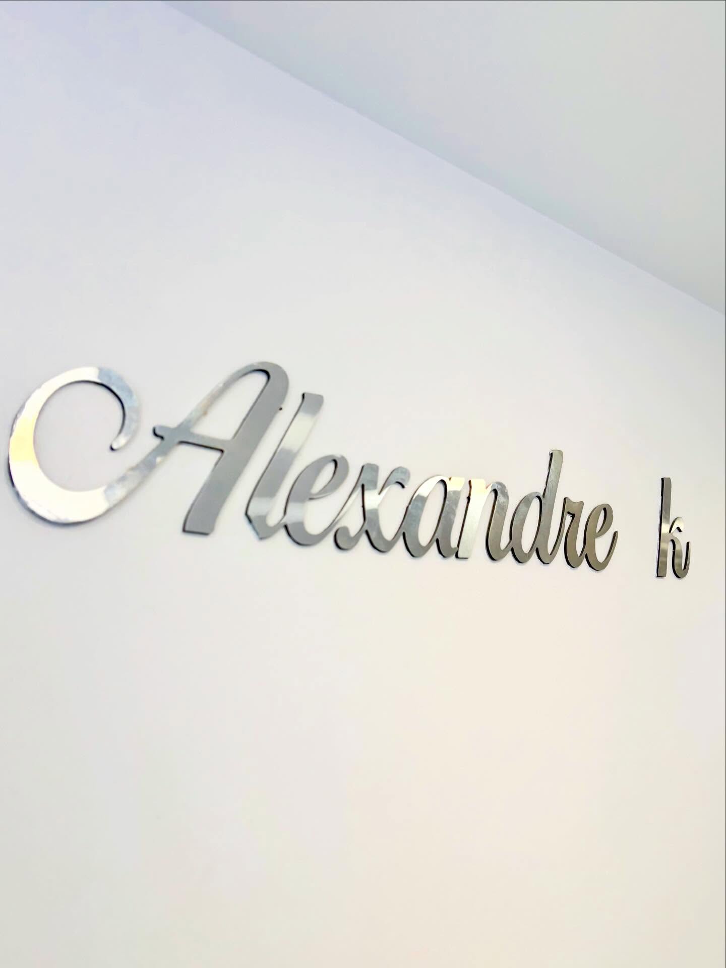 Nouvelle aventure, nouveau départ! Alexandre K vous attend pour vivre une expérience inoubliable avec une équipe prête à vous relooker! Retrouvez votre salon au 88 Boulevard Lefebvre à Paris 15 !!! Ouvert du lundi au samedi de 10h à 19h!!!