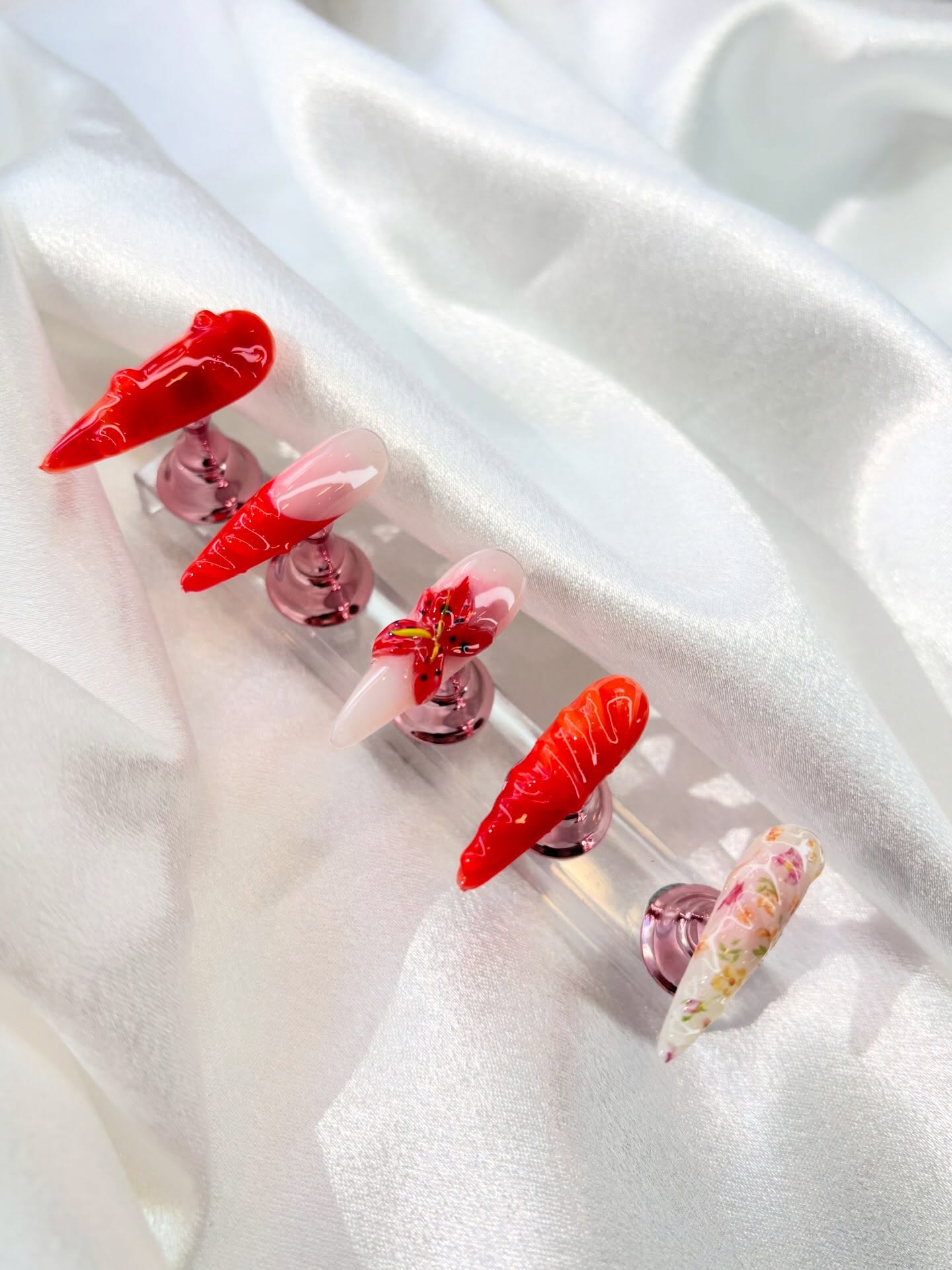 Plutôt orange ou rouge? LES DEUX EN MÊME TEMPS!🧡 #nailsnailsnails #nailsart #nailstyle #nails💅 #nailsinstagram