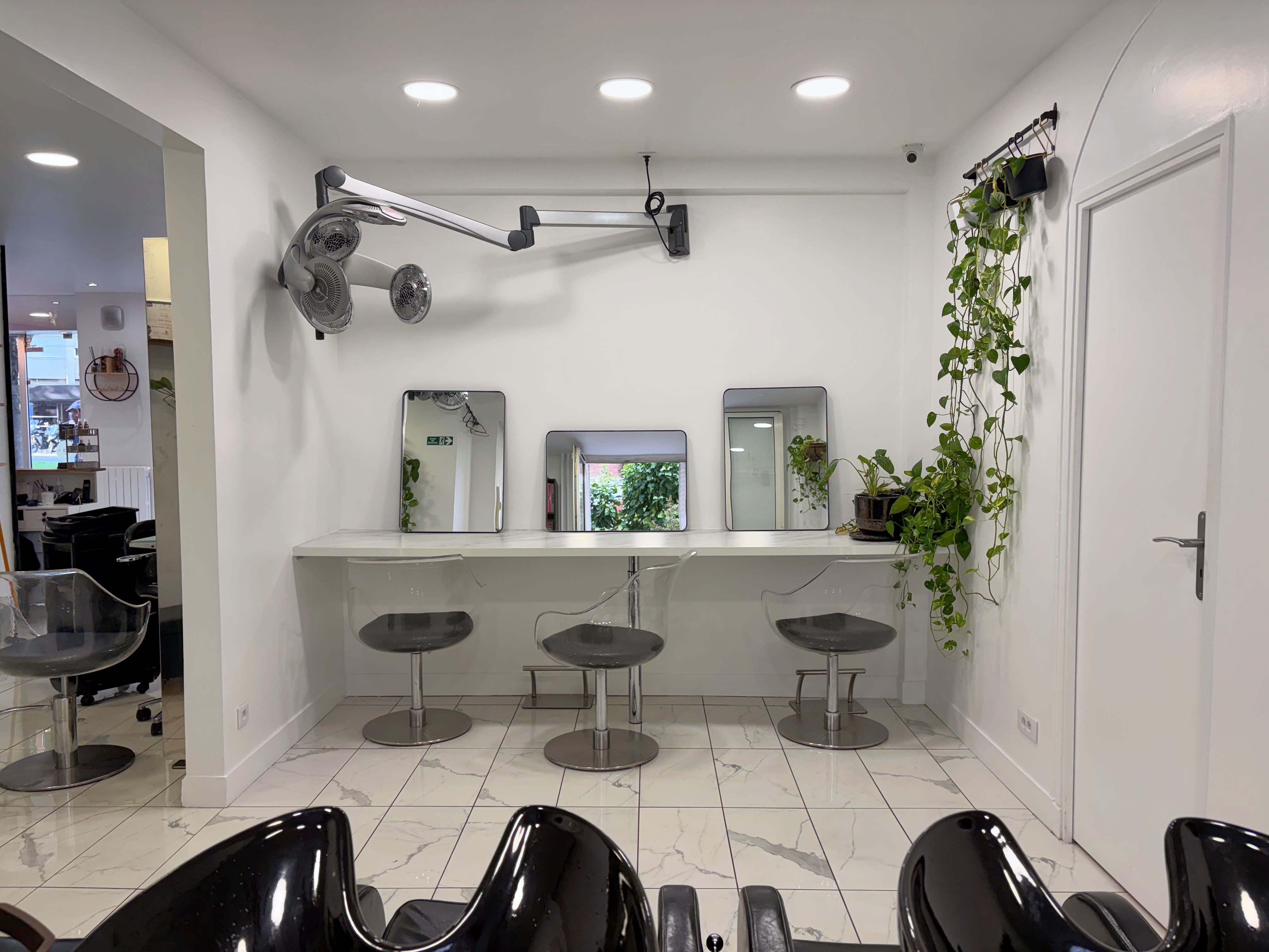 Mise en beauté du salon Alexandre K - Coiffure, Onglerie, Esthétique